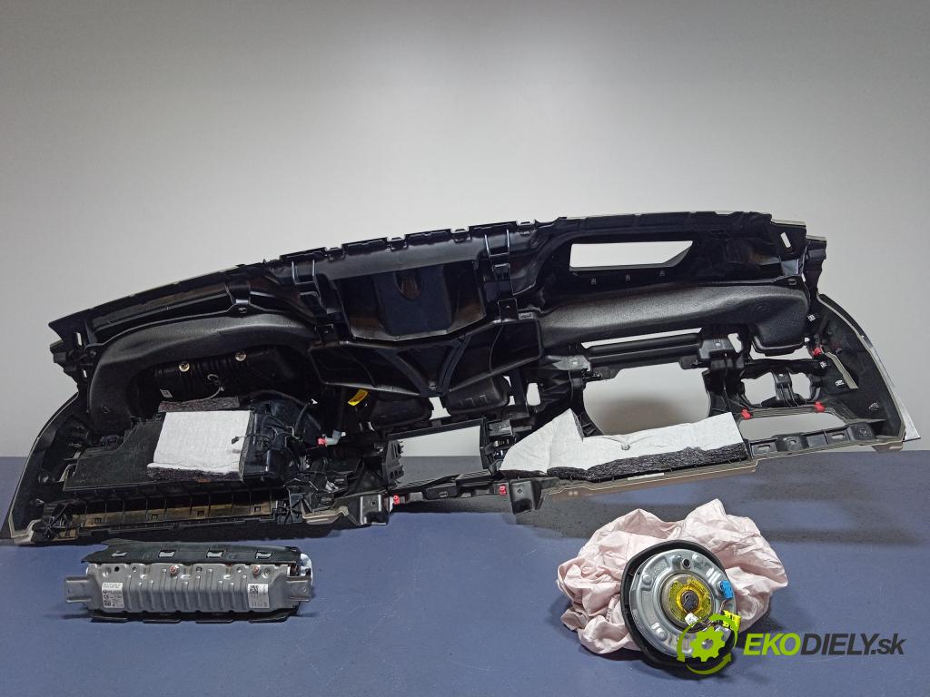 Bmw Seria 5 2017 kokpit,pristrojová doska 6832913