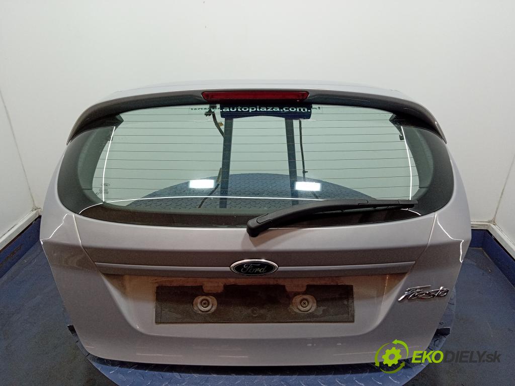 Ford Fiesta 2011 zadní dveře kufra: kufr 01