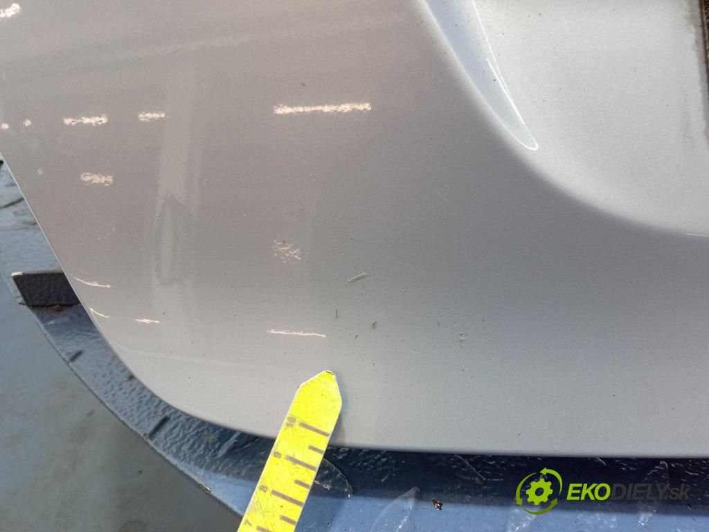 Ford Fiesta 2011 zadní dveře kufra: kufr 01