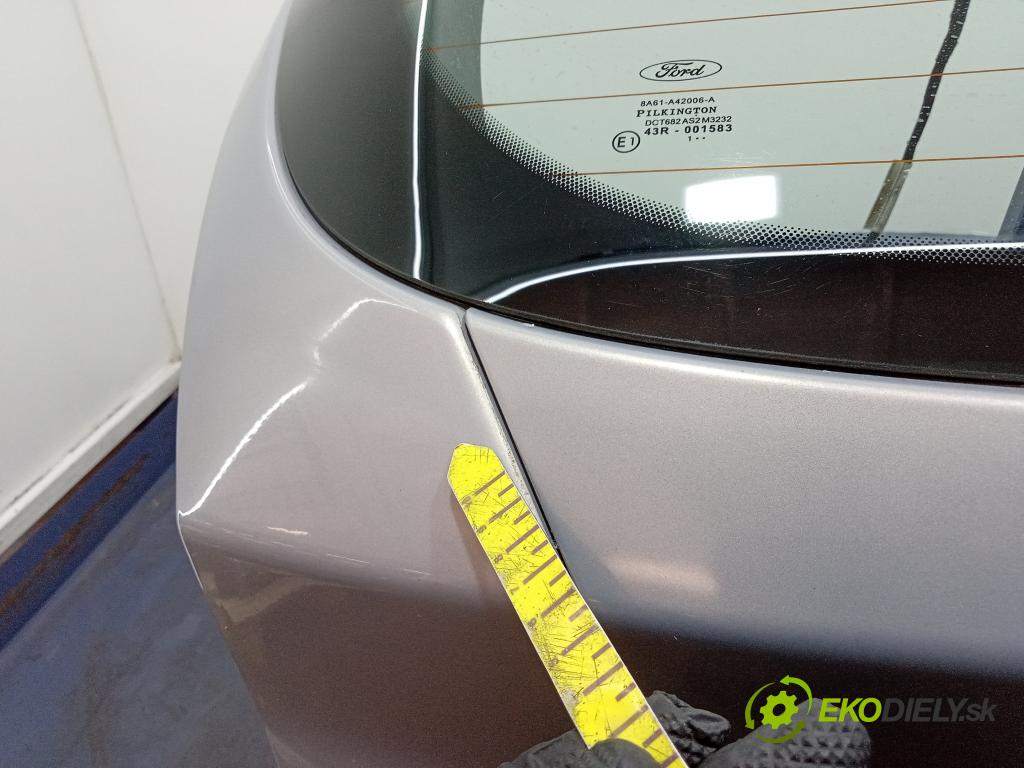 Ford Fiesta 2011 zadní dveře kufra: kufr 01