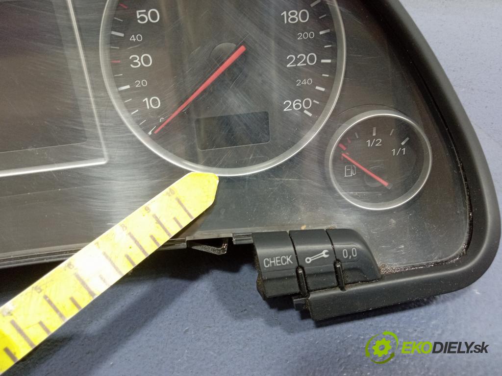 Audi A4 2004 prístrojovka/ budíky 8E0920900M