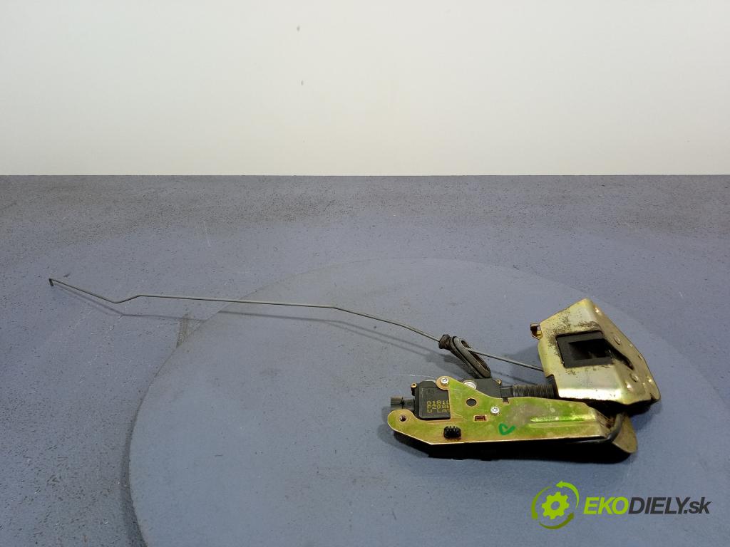 Peugeot 807 2005 zámek dveře Zad: v pravo: 01