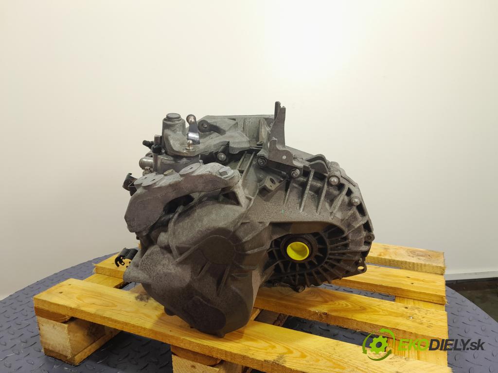 Opel Insignia 2011 prevodovka Manualna 55561696 F40