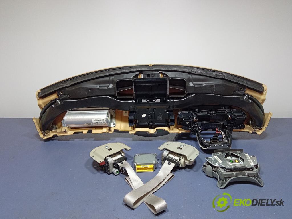 Mercedes CLK-Klasa 2005 kokpit,pristrojová doska A2096800287