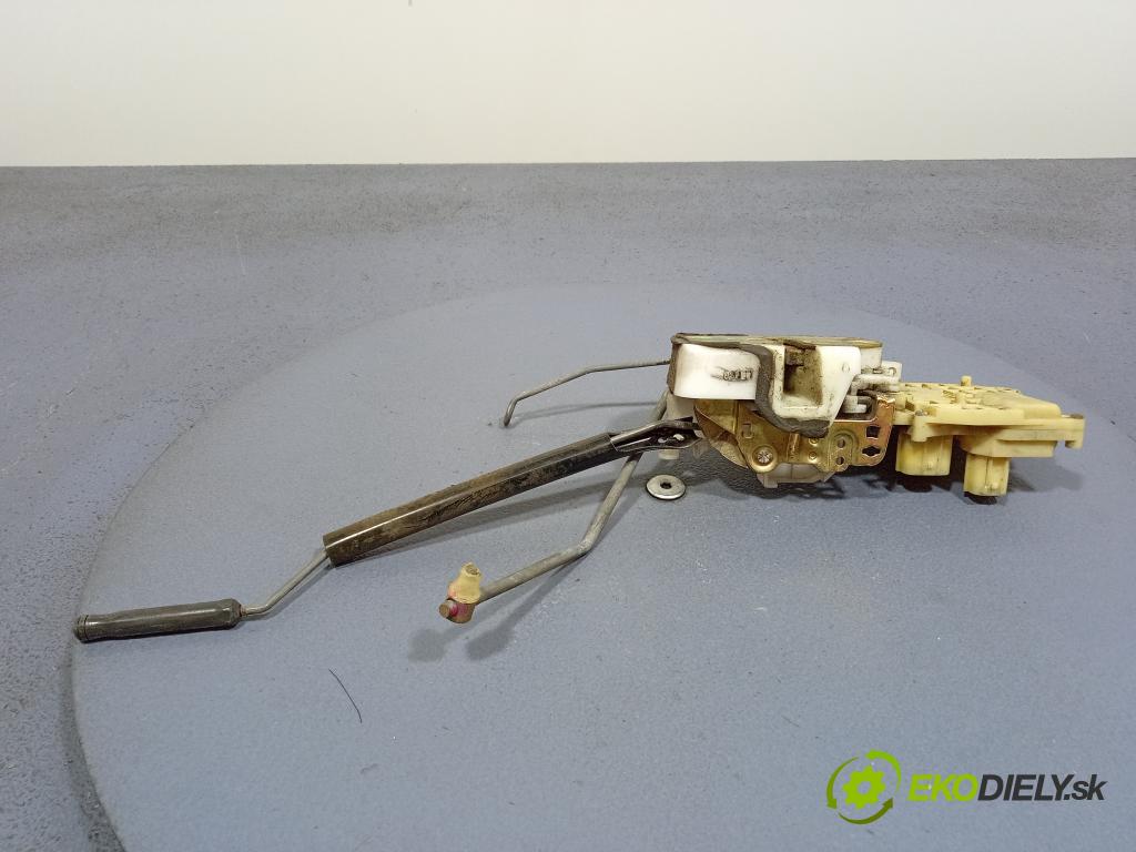 Honda Accord 1999 zámek dveře před v pravo: 01