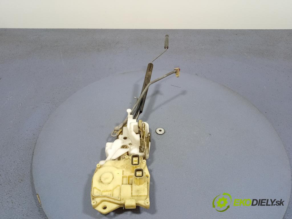 Honda Accord 1999 zámek dveře před v pravo: 01