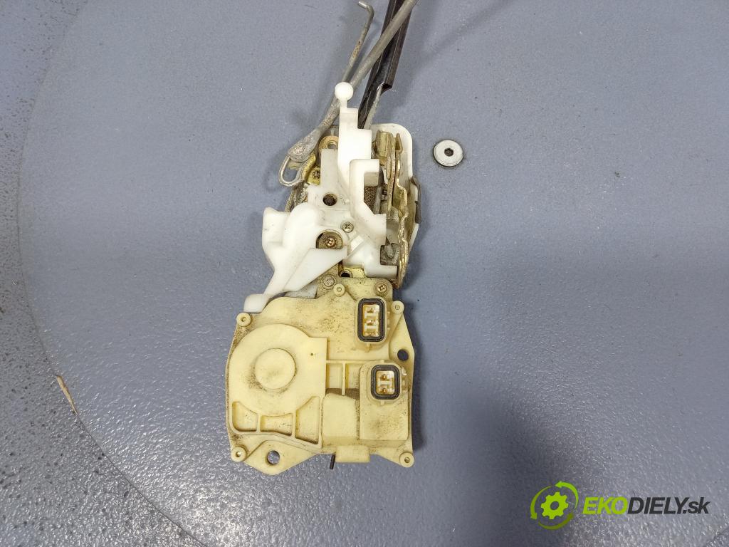 Honda Accord 1999 zámek dveře před v pravo: 01
