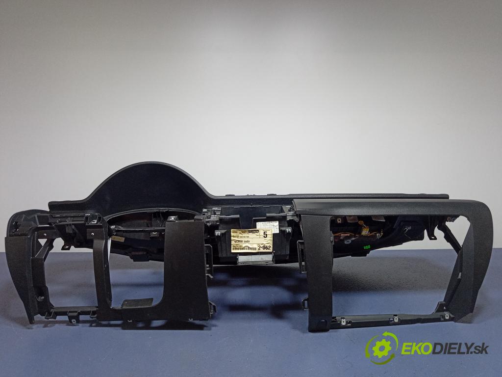 Vw Passat 2006 kokpit,pristrojová doska 3C1857003R