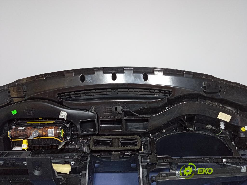 Vw Passat 2006 kokpit,pristrojová doska 3C1857003R