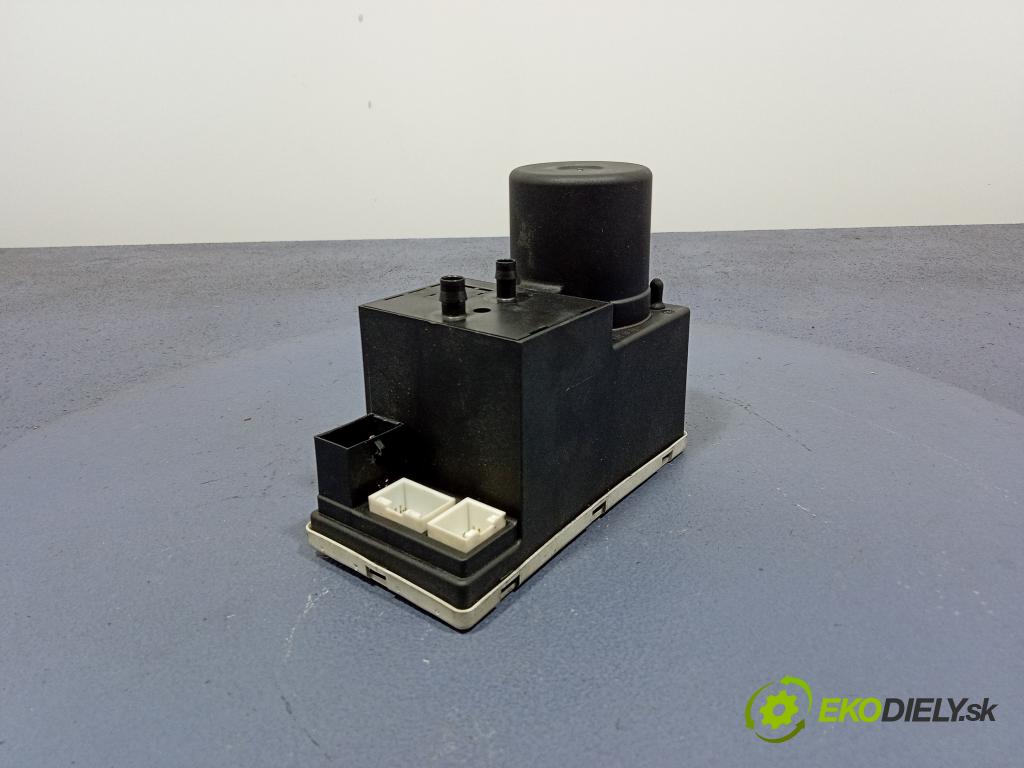 Audi A3 2000 čerpadlo Centrální Zámek 8L0862257K