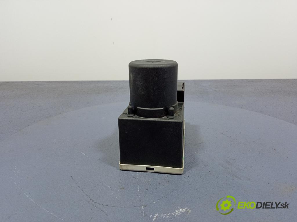 Audi A3 2000 čerpadlo Centrální Zámek 8L0862257K