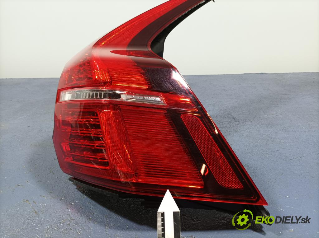Volvo XC60 2020 svetlo / reflektor zad Prava: Vonkajsia: 32228915