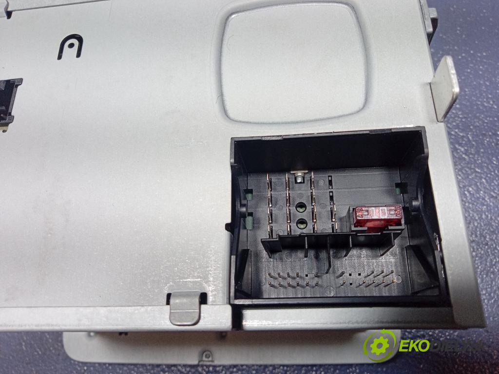 Vw Passat 2013 Radio I Navigácia: 3C8035279A