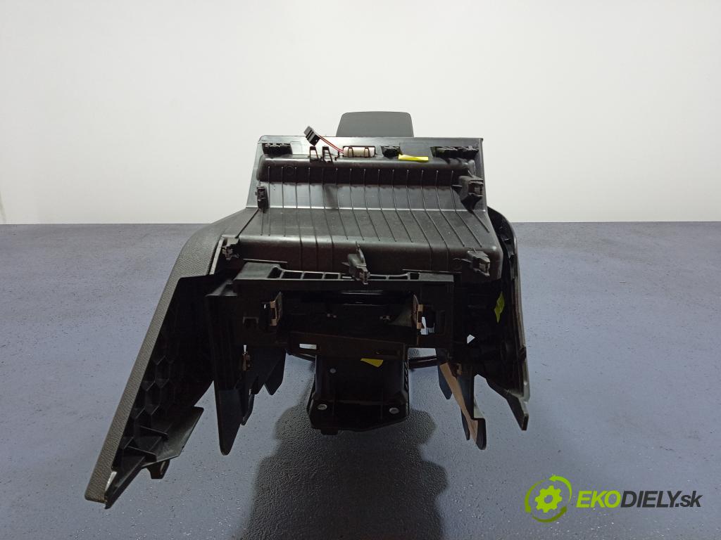 Seat Leon sp 2023 tunel Stredný: 5FA864207C