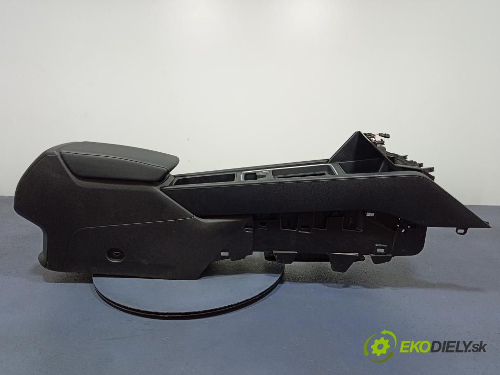 Seat Leon sp 2023 tunel Stredný: 5FA864207C