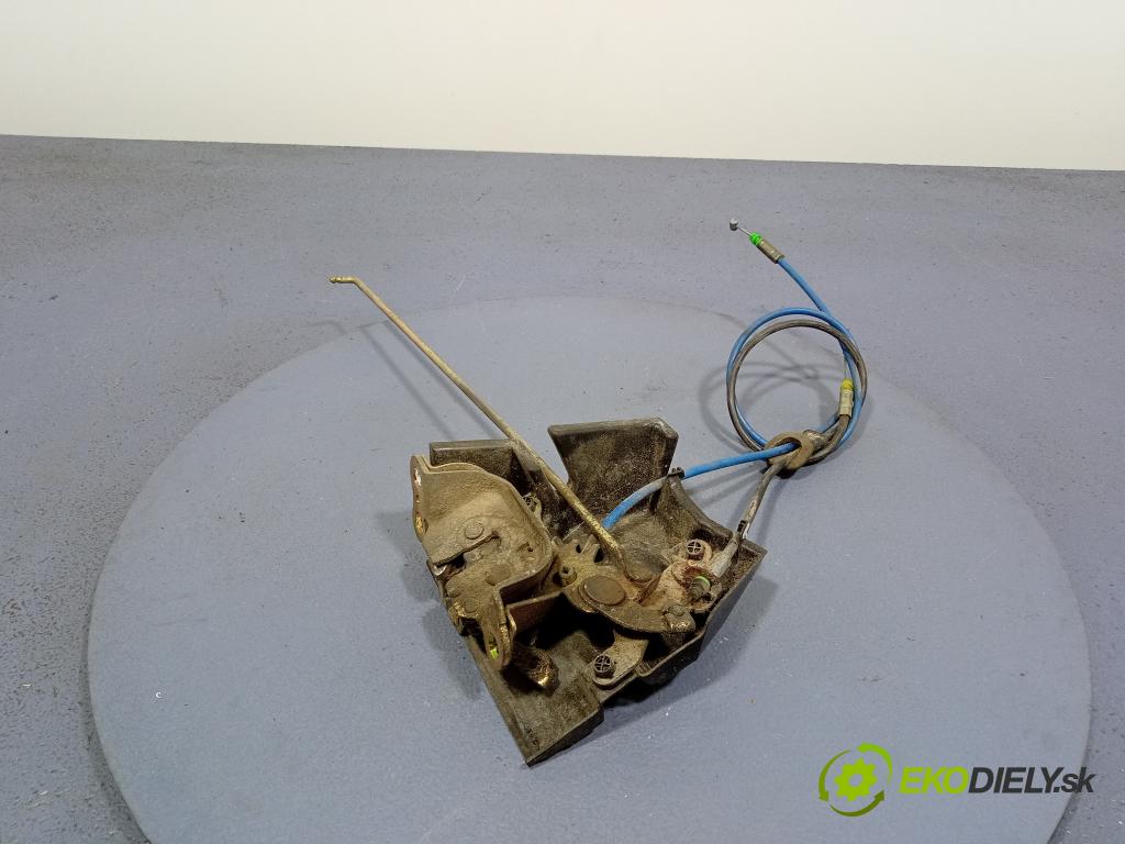 Toyota Sienna 2004 zámek dveře Zad: Levý: 01