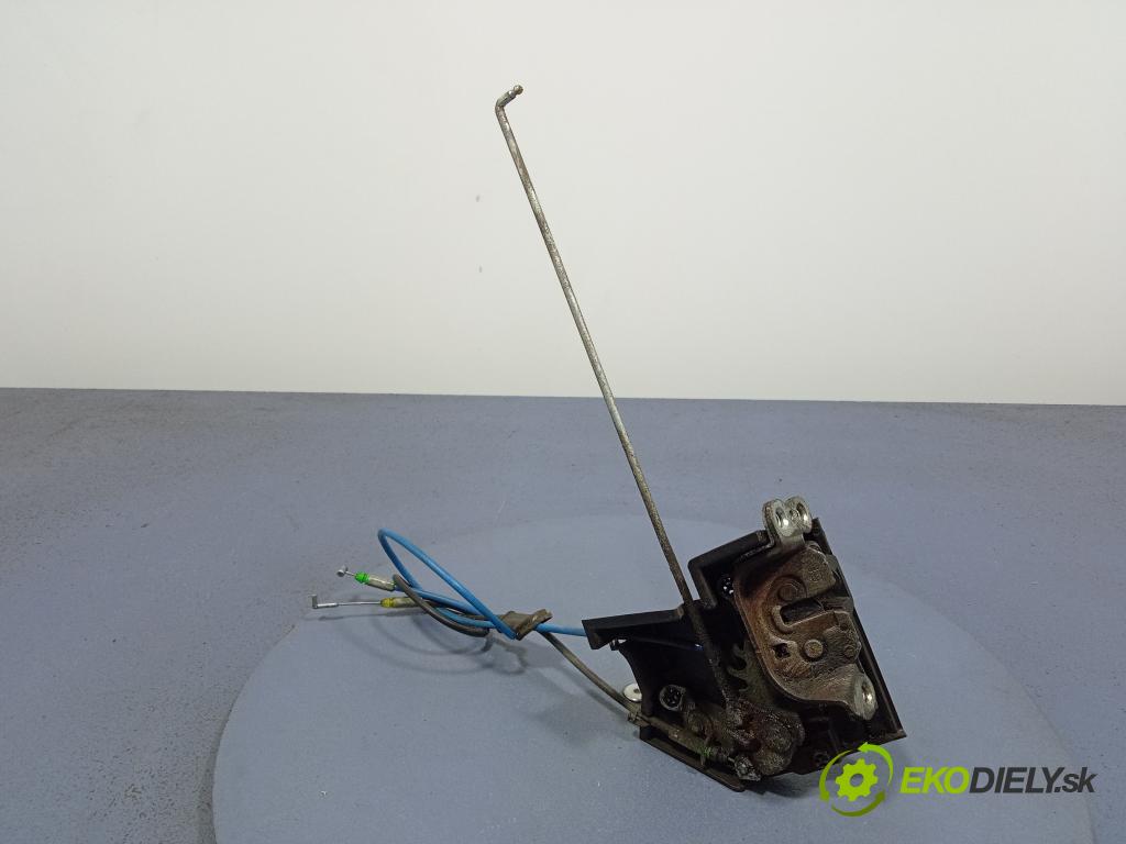 Toyota Sienna 2004 zámek dveře Zad: v pravo: 01