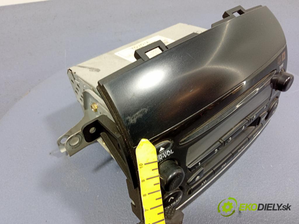 Toyota Sienna 2004 Radio I Navigácia: 86120-AE020