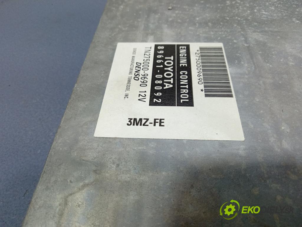 Toyota Sienna 2004 riadiaca jednotka Motor: 89661-08092