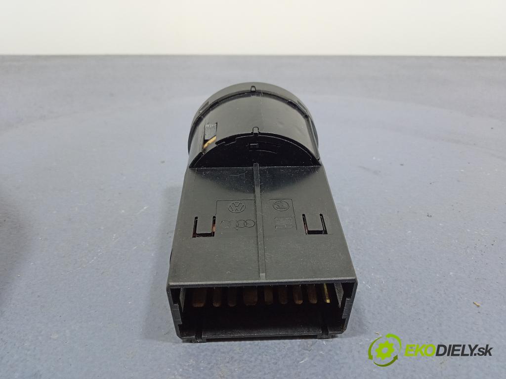 Volkswagen Bora 2001 Přepínač Světel: 01