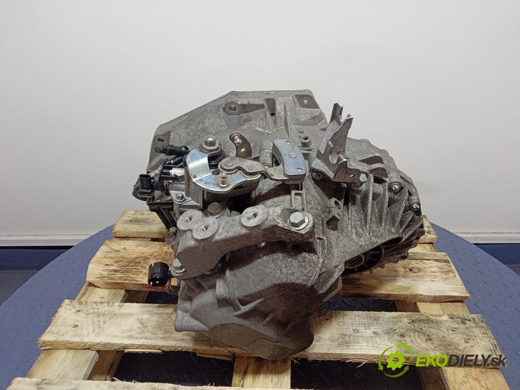 Opel Insignia 2015 prevodovka Manualna F40