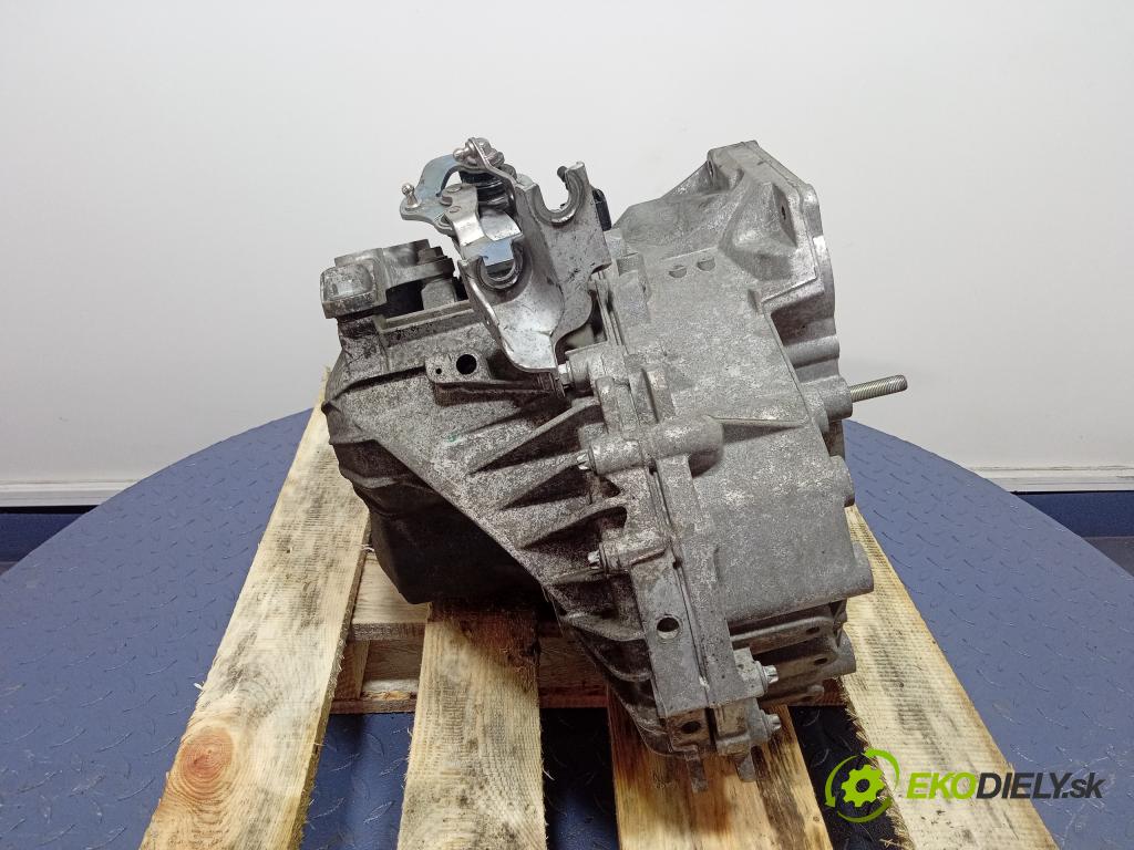 Opel Insignia 2015 prevodovka Manualna F40