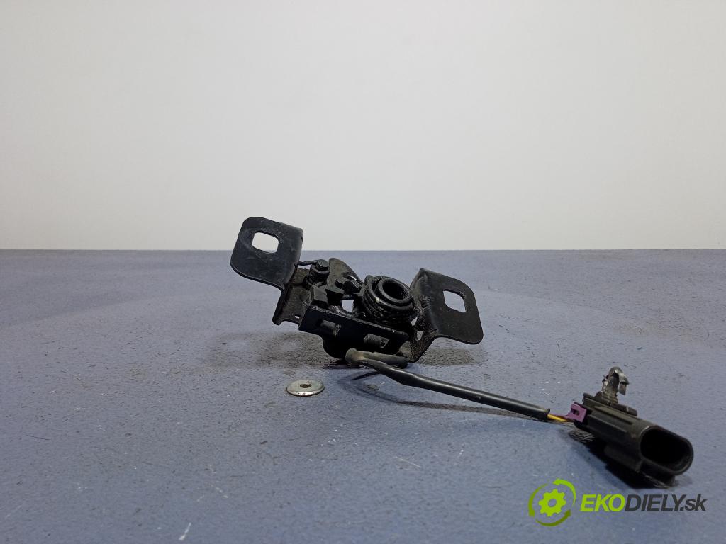 Opel Insignia 2015 zámek masky: 22788573