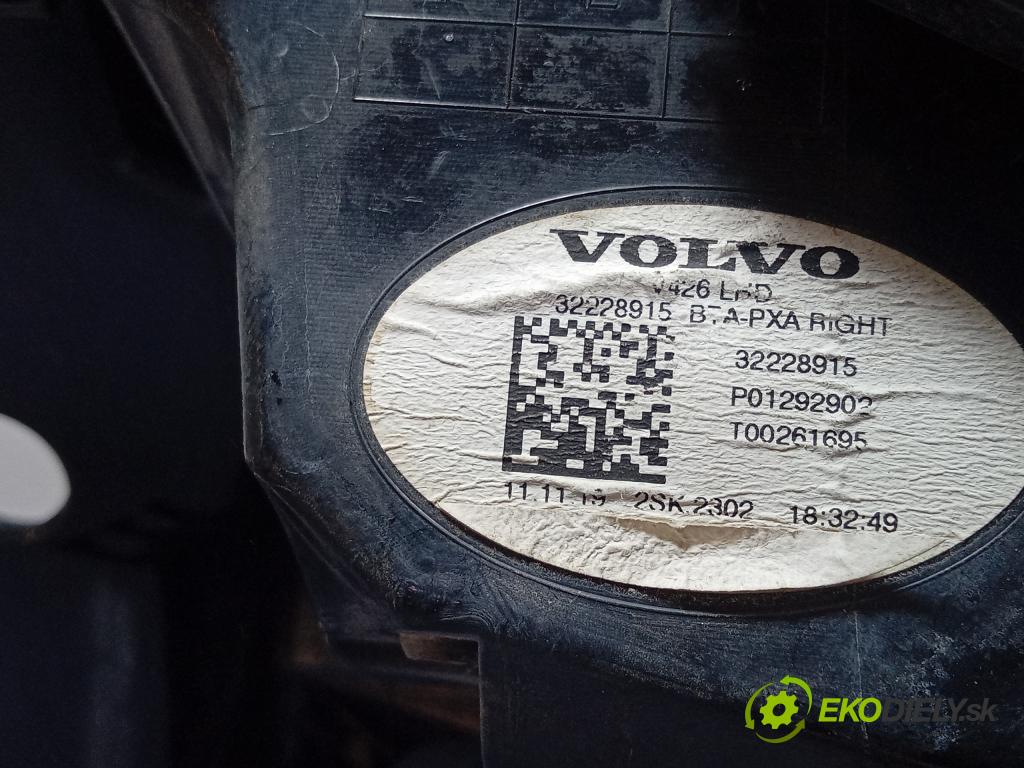 Volvo XC60 0 svetlo / reflektor zad Prava: Vonkajsia: 32228915