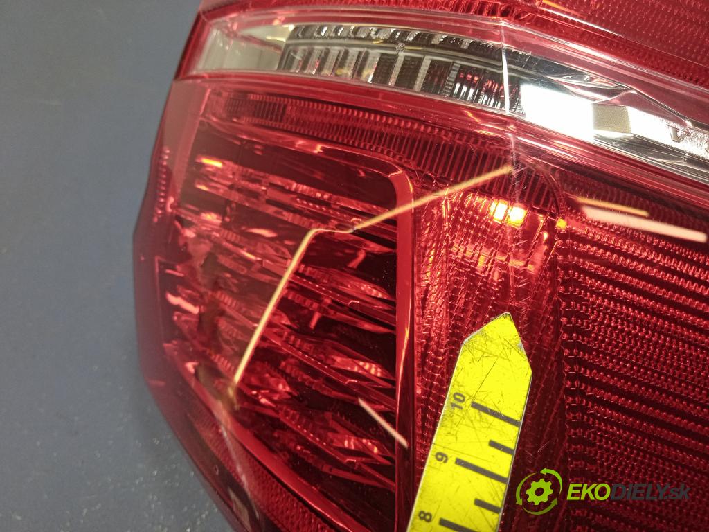 Volvo XC60 0 svetlo / reflektor zad Prava: Vonkajsia: 32228915