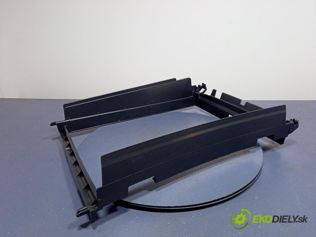 Dacia Duster 0 Vstup: Vzduch: 215599932R