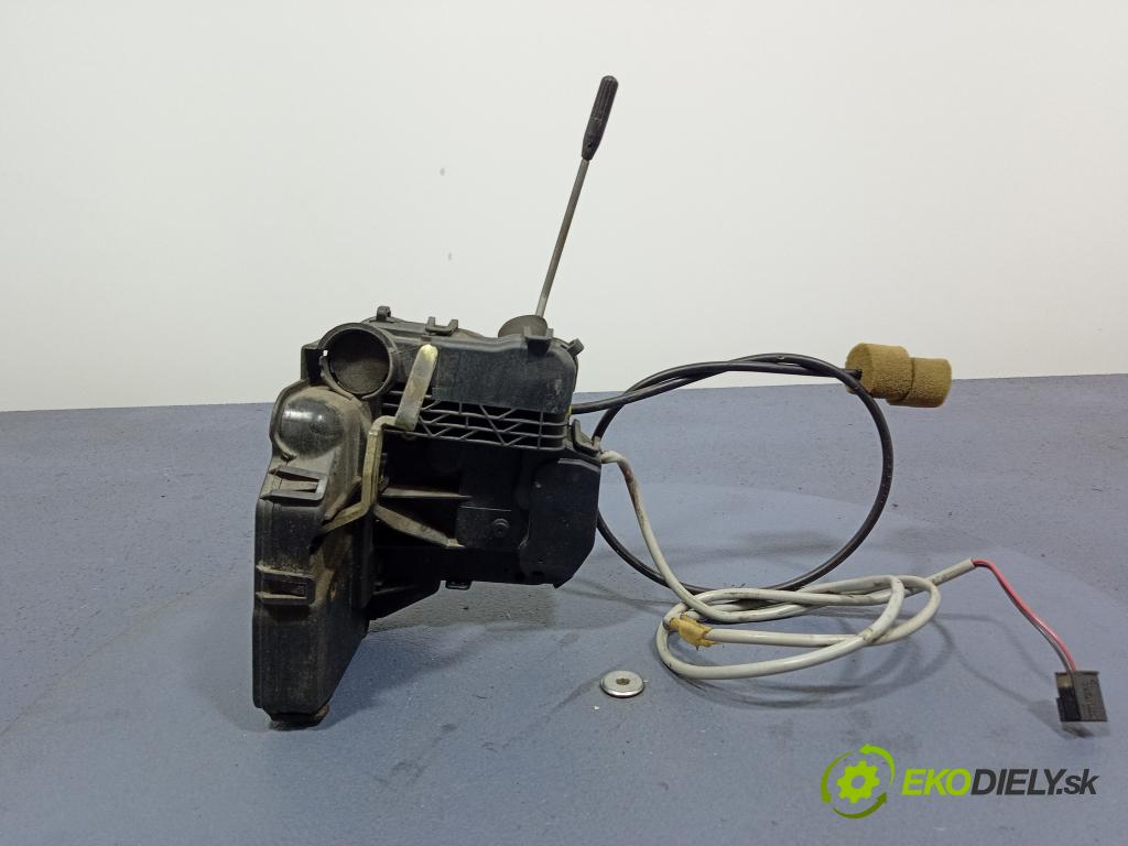 Mercedes-benz C 180 2001 zámek dveře před v pravo: 2037200835