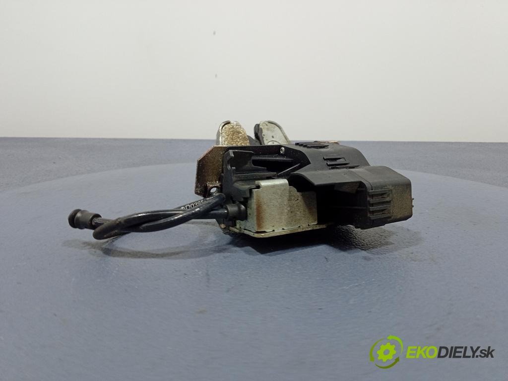Mercedes-benz C 180 2001 zámek Klapky: kufr A2037400135