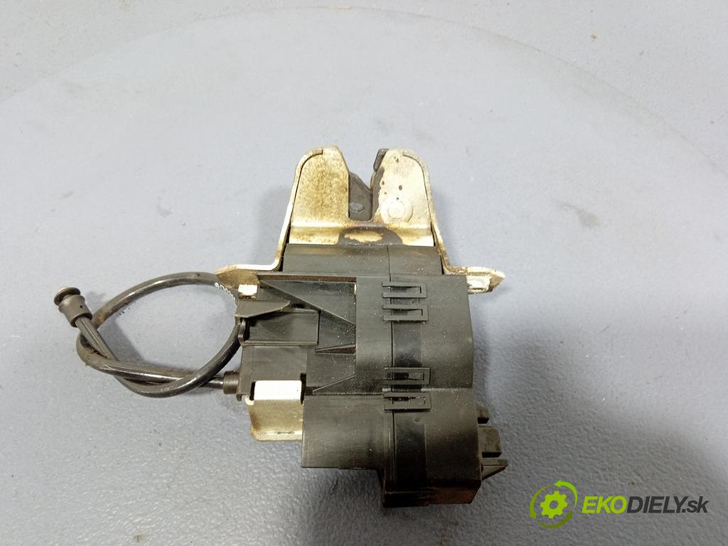 Mercedes-benz C 180 2001 zámek Klapky: kufr A2037400135