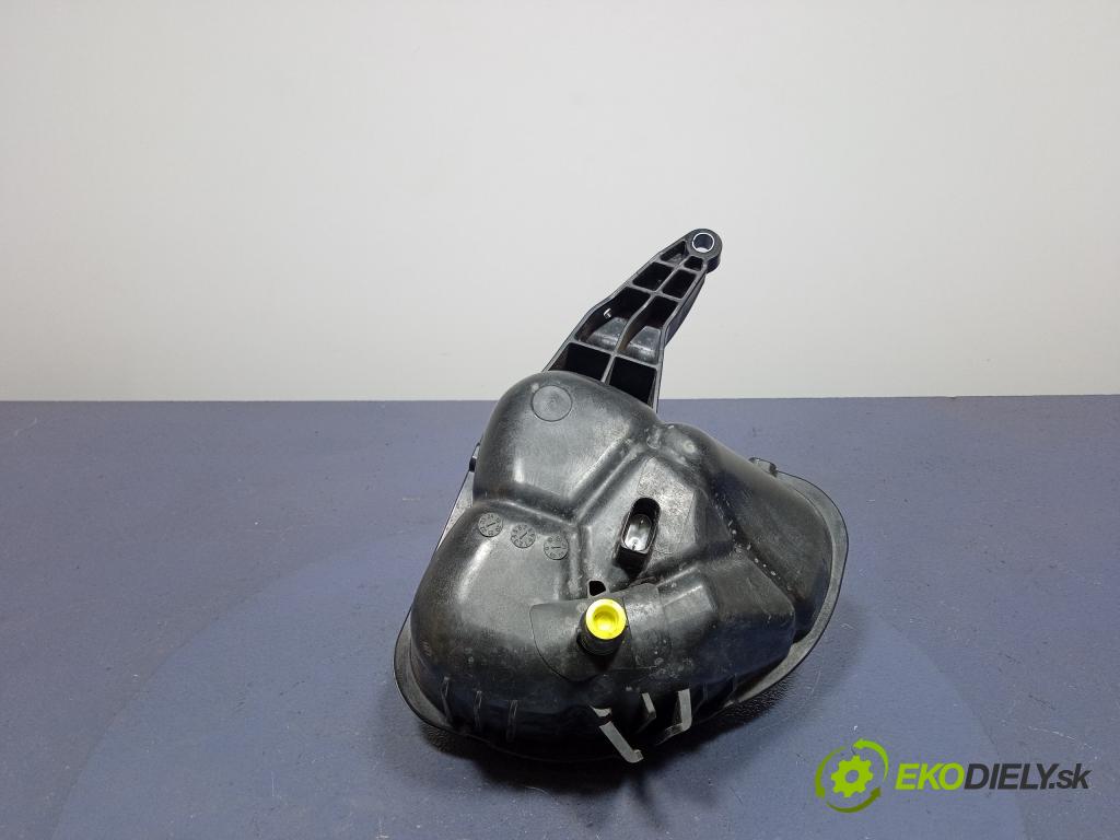 Bmw I4 2022 nádržka Kompenzačné: 7925641