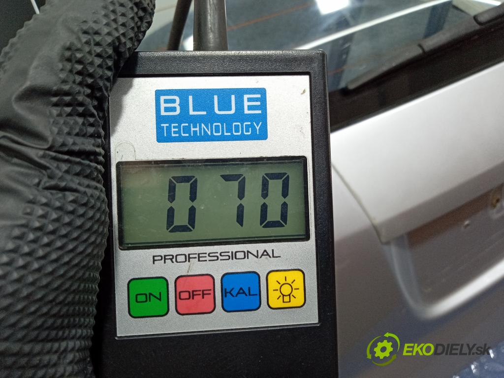 Honda Jazz 2002 zadní dveře kufra: kufr 01