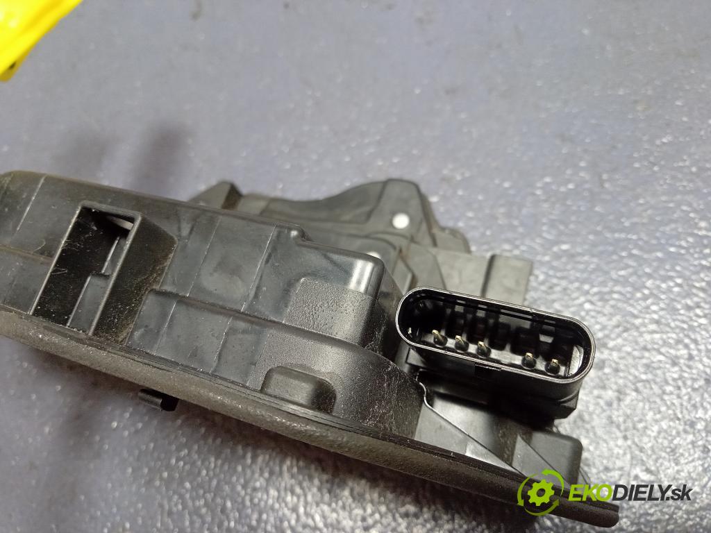 Bmw I4 2022 zámek dveře před v pravo: 7445044