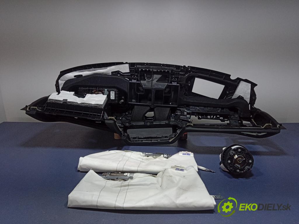 Bmw I4 2022 kokpit,pristrojová doska 01