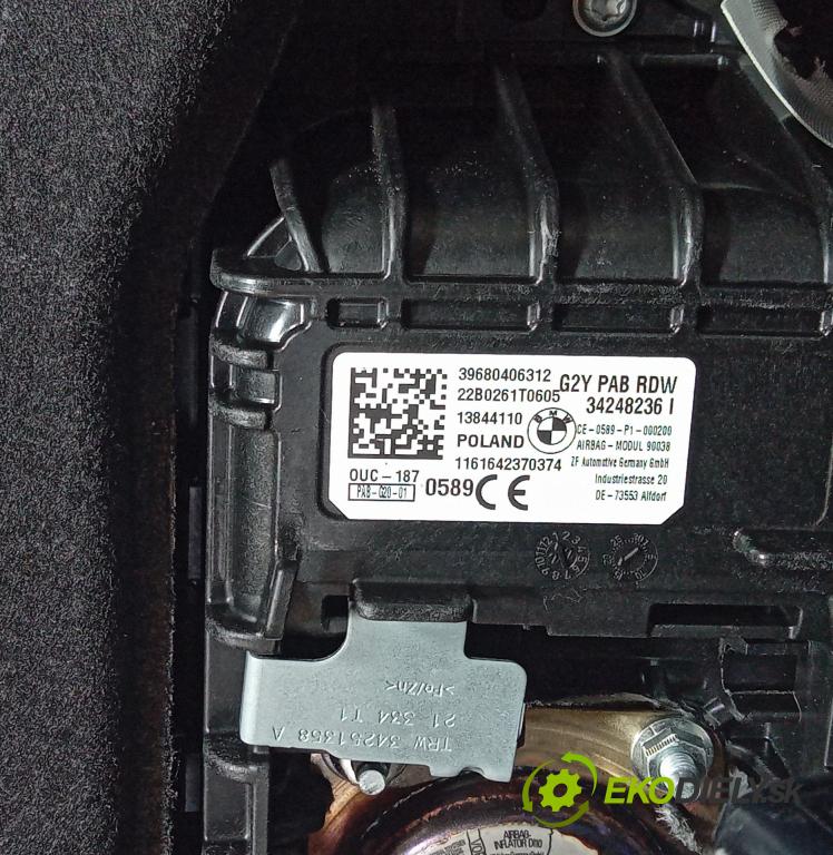 Bmw I4 2022 kokpit,pristrojová doska 01