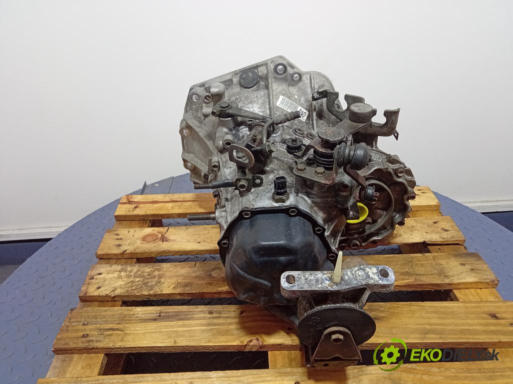 Suzuki Liana 2004 prevodovka Manualna PA0