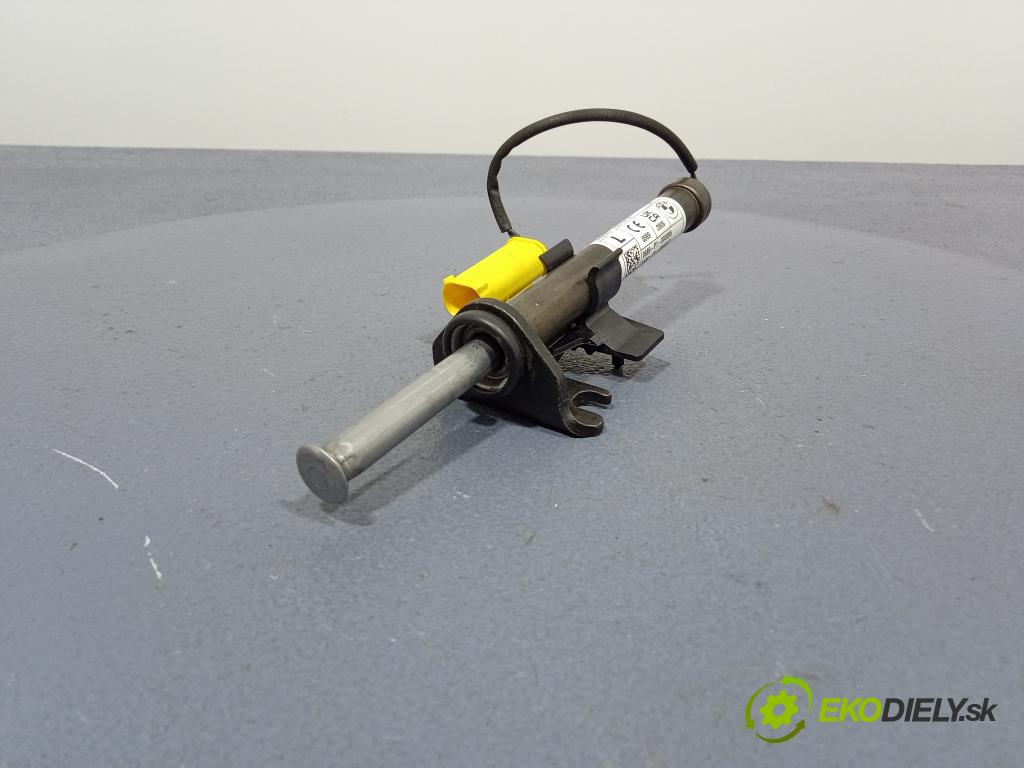 Bmw X3 2023 zámek masky: 7397495