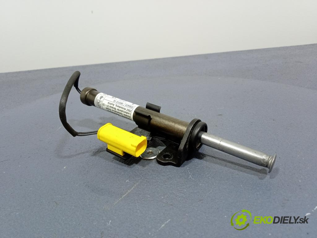 Bmw X3 2023 zámek masky: 7397495