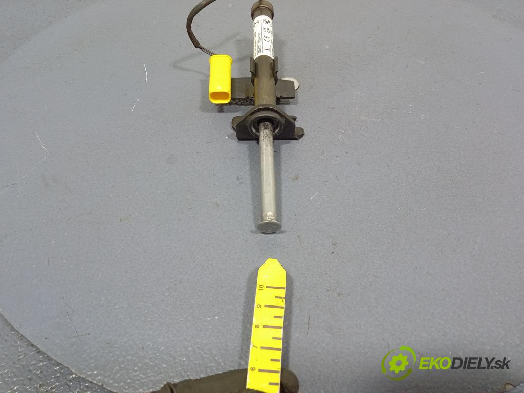 Bmw X3 2023 zámek masky: 7397495