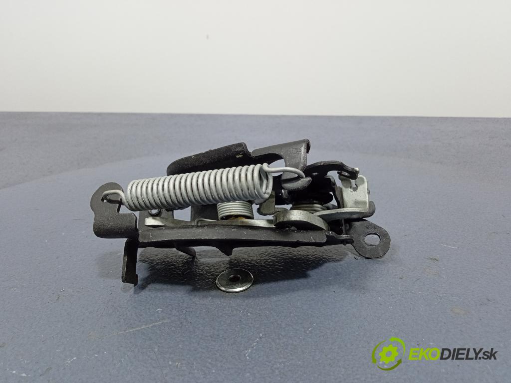 Bmw X3 2023 zámek masky: 7347409