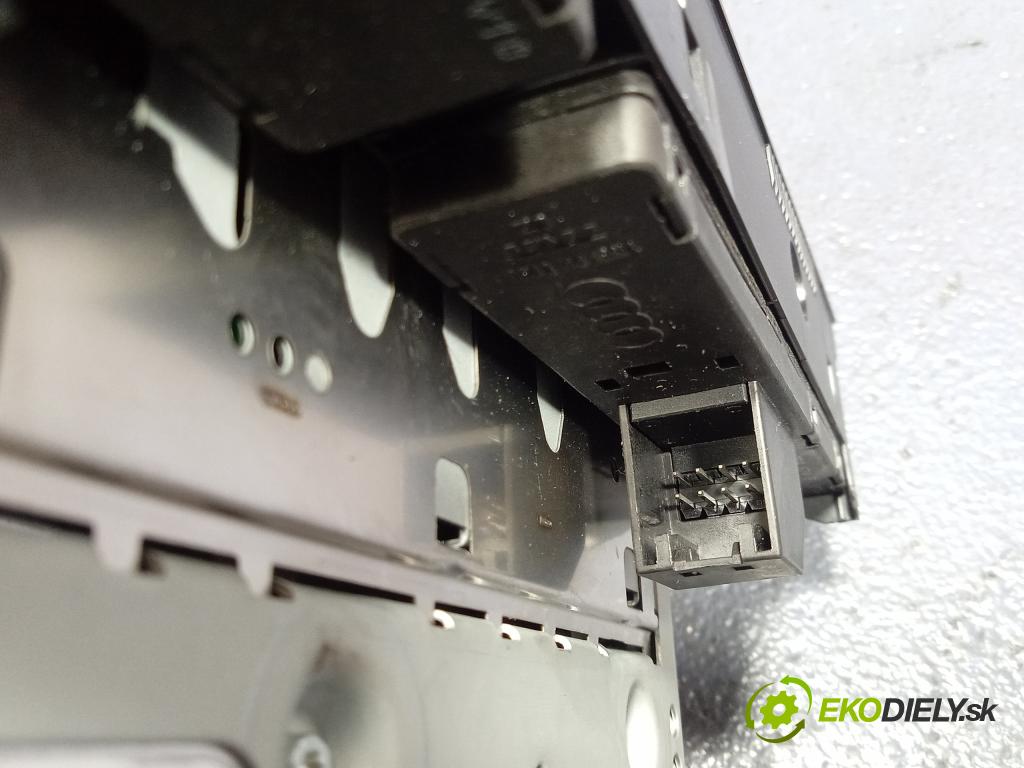 Audi S4 2014 Radio I Navigácia: 8R1035746G