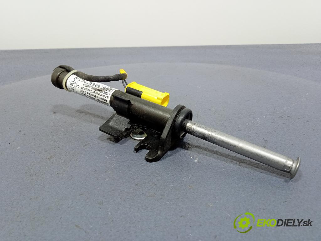 Bmw X3 2023 zámek masky: 7397496