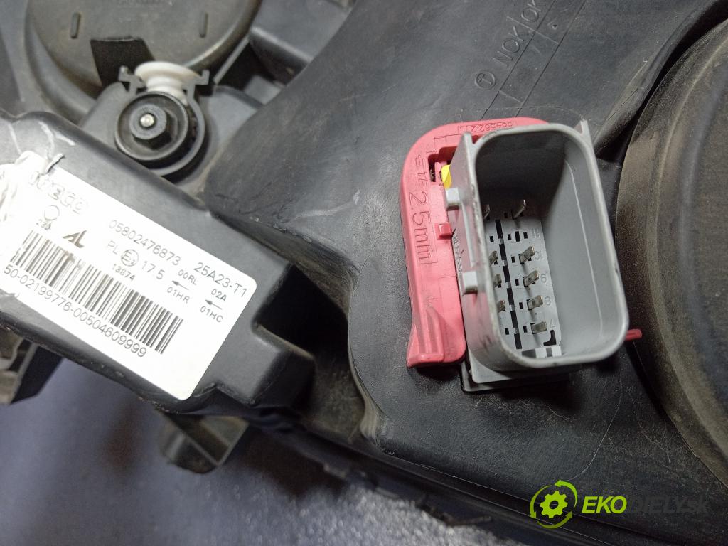Iveco Daily 0 Reflektor: v pravo: 05802476873