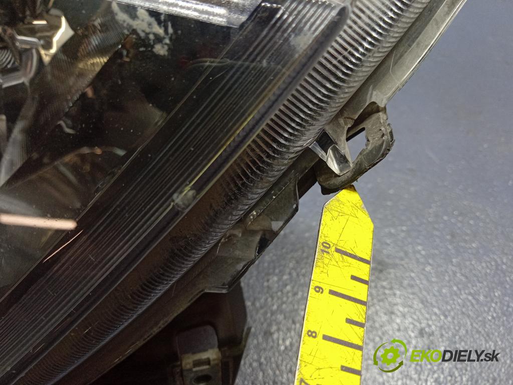 Iveco Daily 0 Reflektor: v pravo: 05802476873
