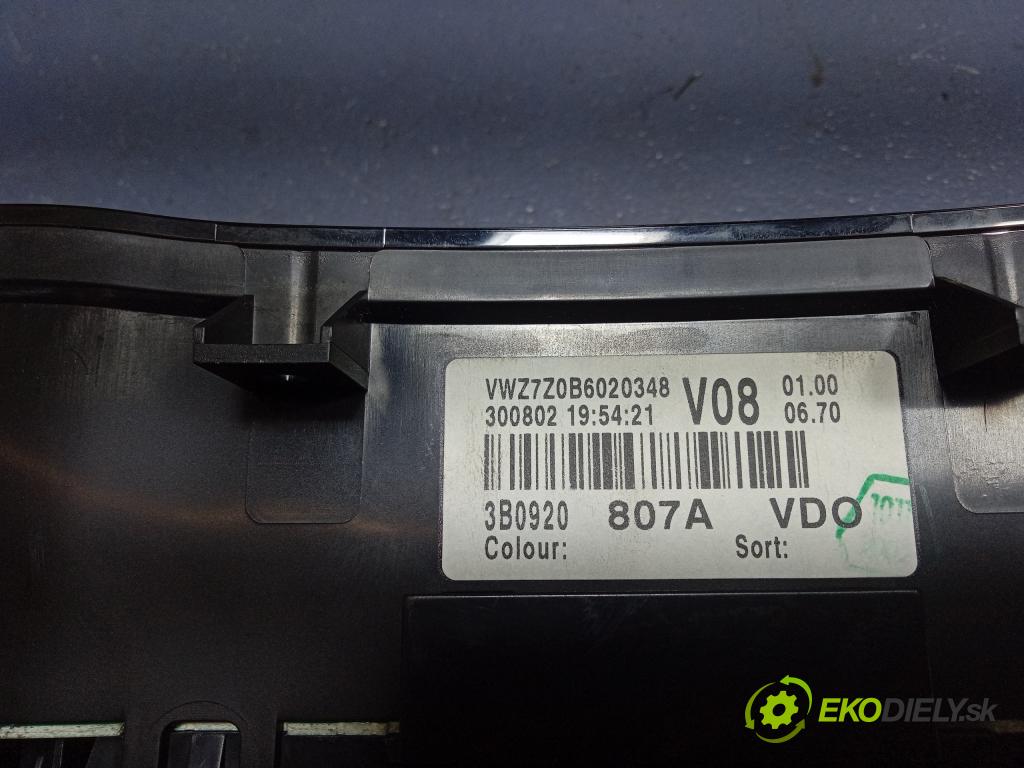 Vw Passat 2002 prístrojovka/ budíky 3B0920807A