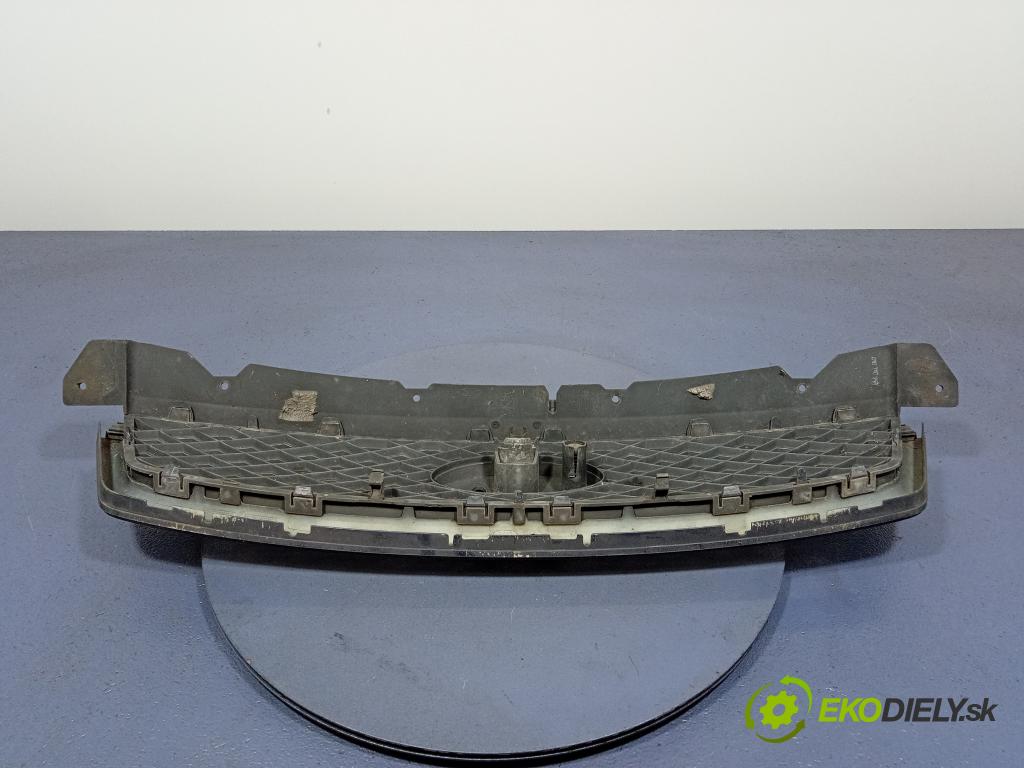 Ford Focus 2008 miežka / Gril: 4M5J-8200-BAW