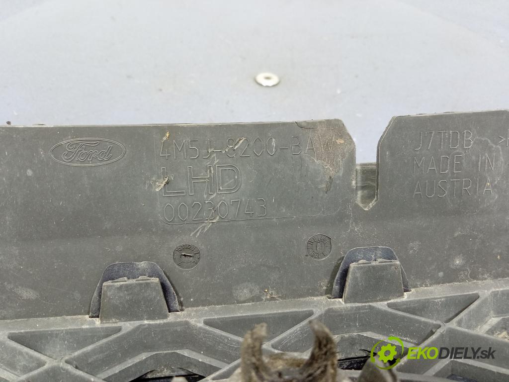 Ford Focus 2008 miežka / Gril: 4M5J-8200-BAW